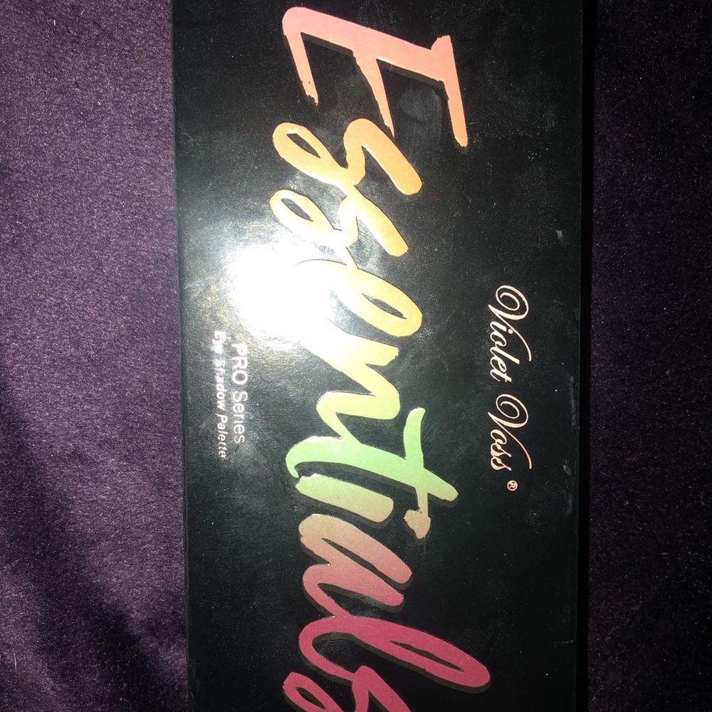 Violet Voss eyeshadow
